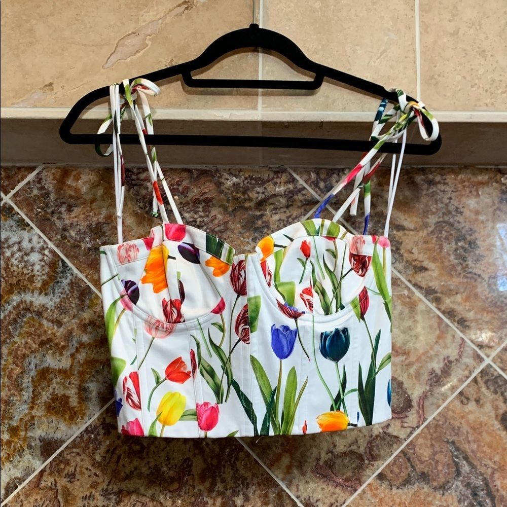 NWOT Alice + Olivia White Floral Tie-Shoulder Crop Top - Picture 2 of 12